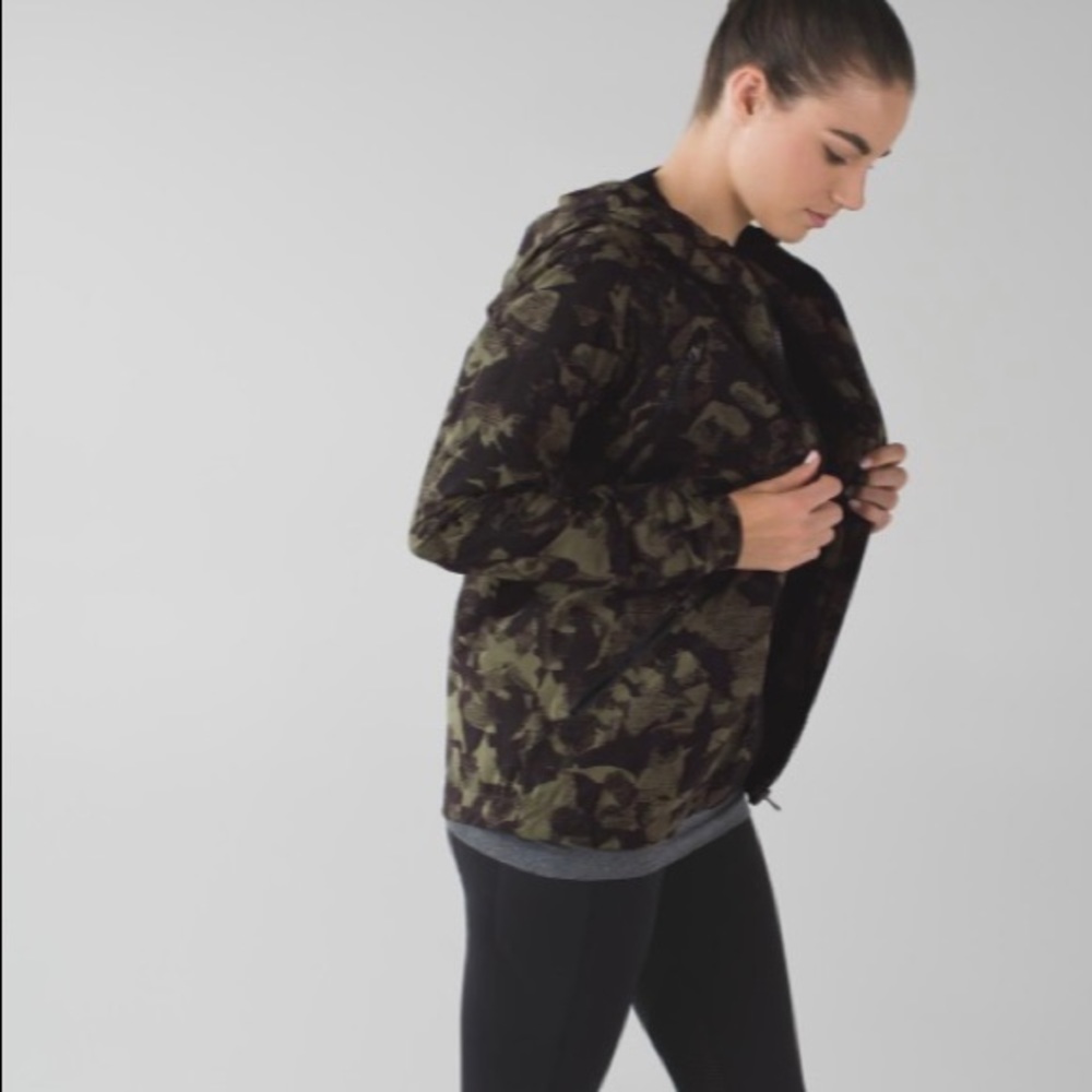 - Lululemon Rise Camo jacket size 10